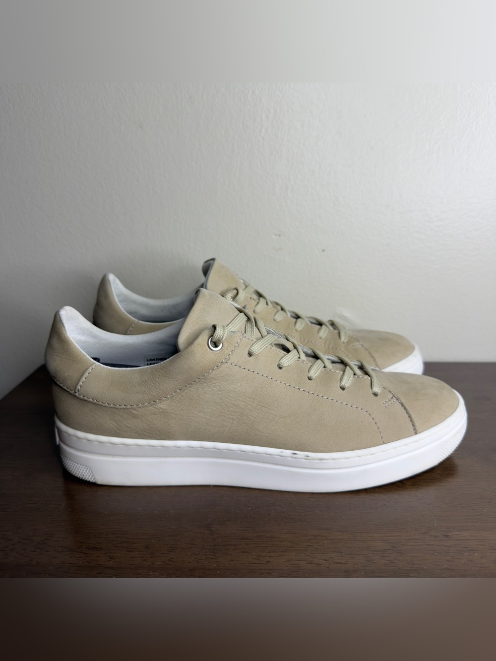 Coach & Four Tan Leather Lace Up Sneakers Sz 8.5 Womens